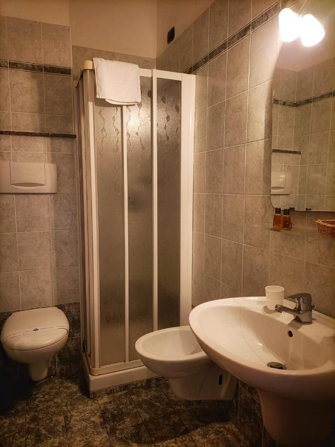 Hotel Pine Beach 罗索利纳马雷 外观 照片