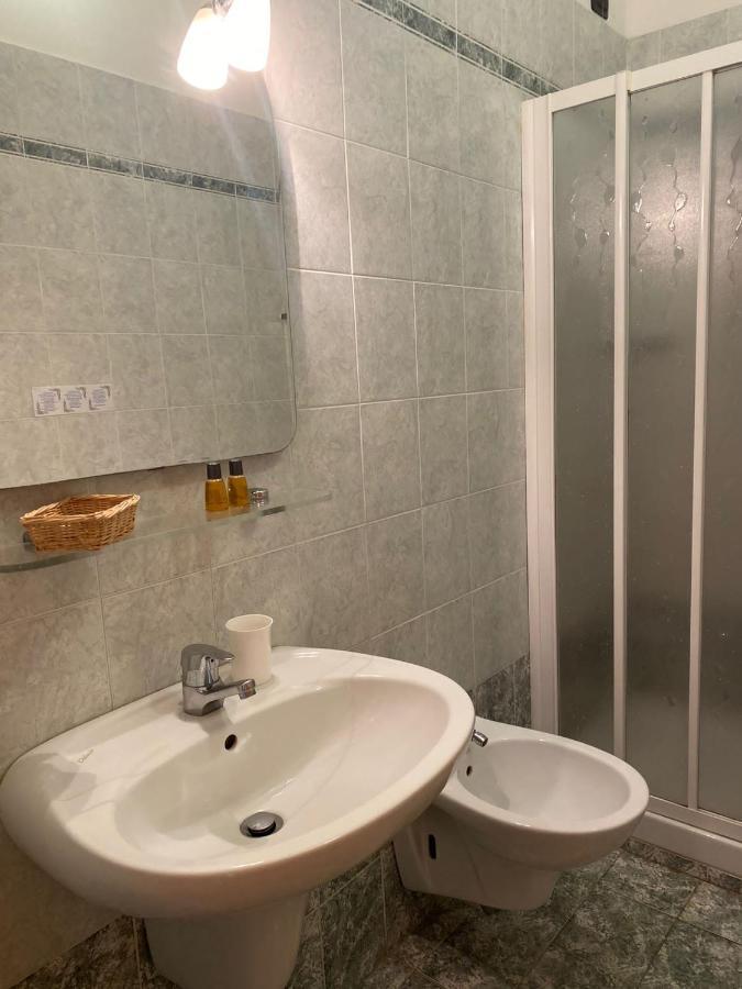 Hotel Pine Beach 罗索利纳马雷 外观 照片