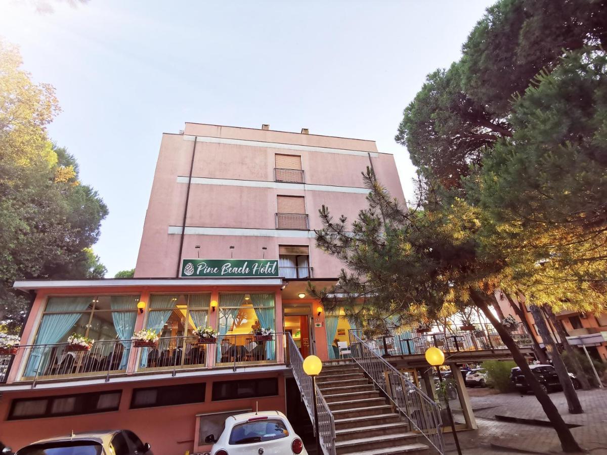 Hotel Pine Beach 罗索利纳马雷 外观 照片
