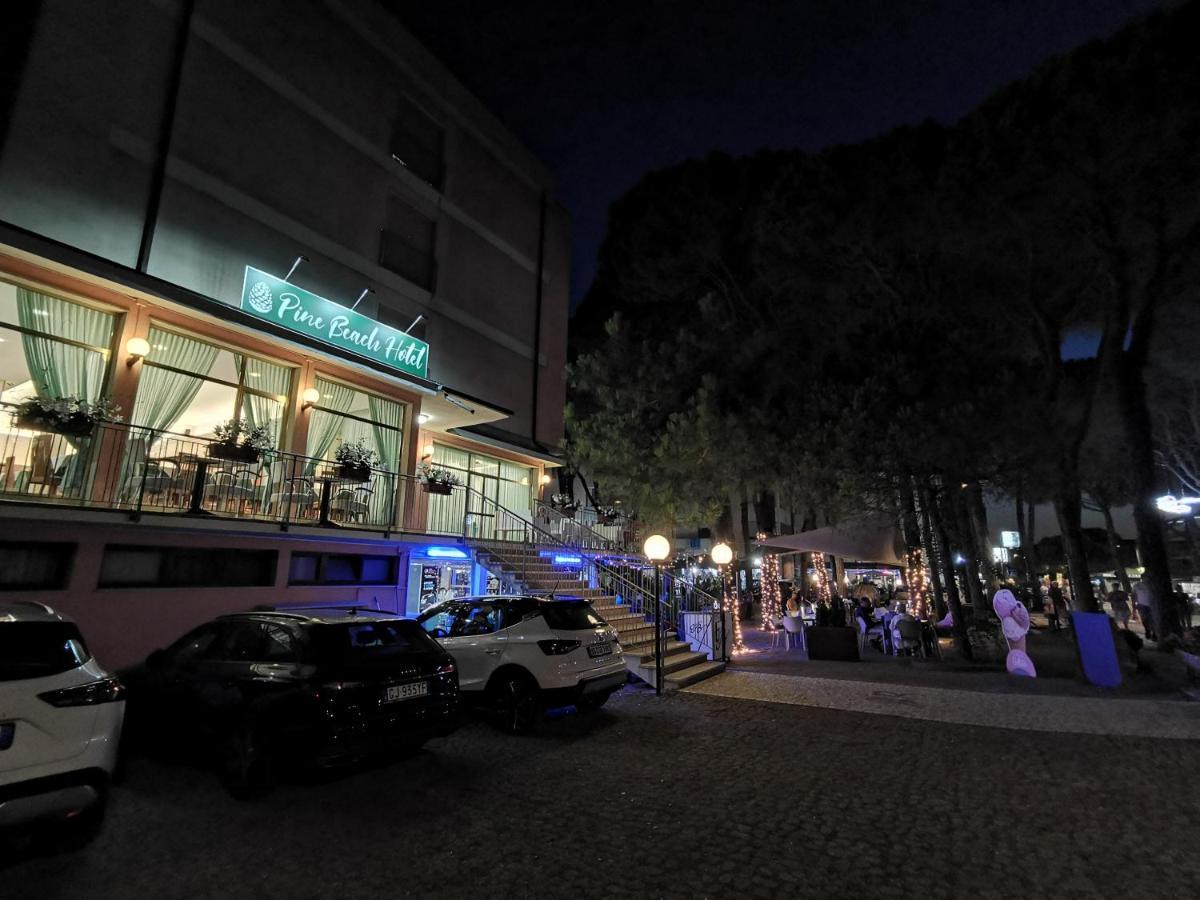 Hotel Pine Beach 罗索利纳马雷 外观 照片