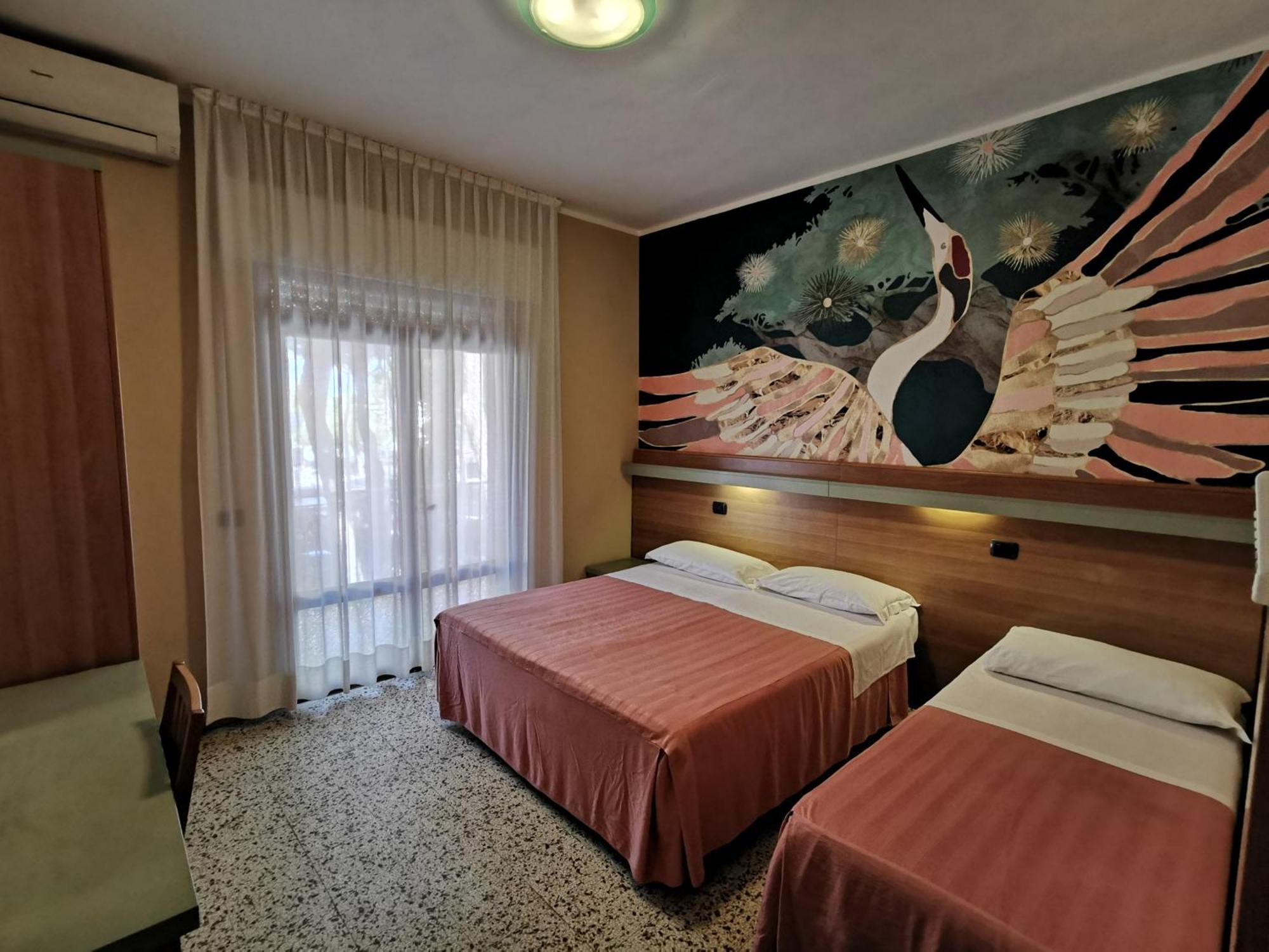 Hotel Pine Beach 罗索利纳马雷 外观 照片
